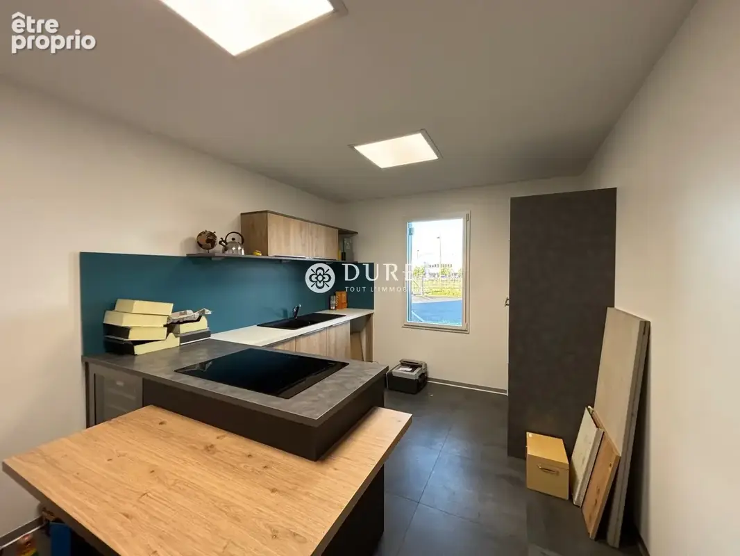 Commerce 2 300 m² à vendre à Montaigu (85600) - photo 7