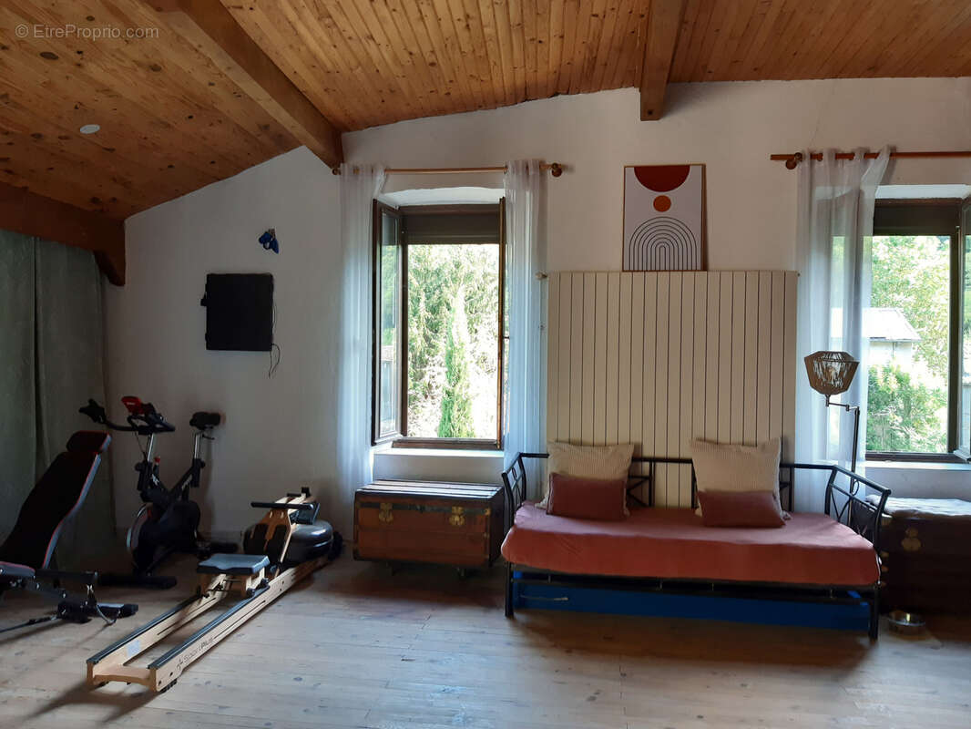 Jolie maison en pierres avec garage, habitable de suite - photo 9