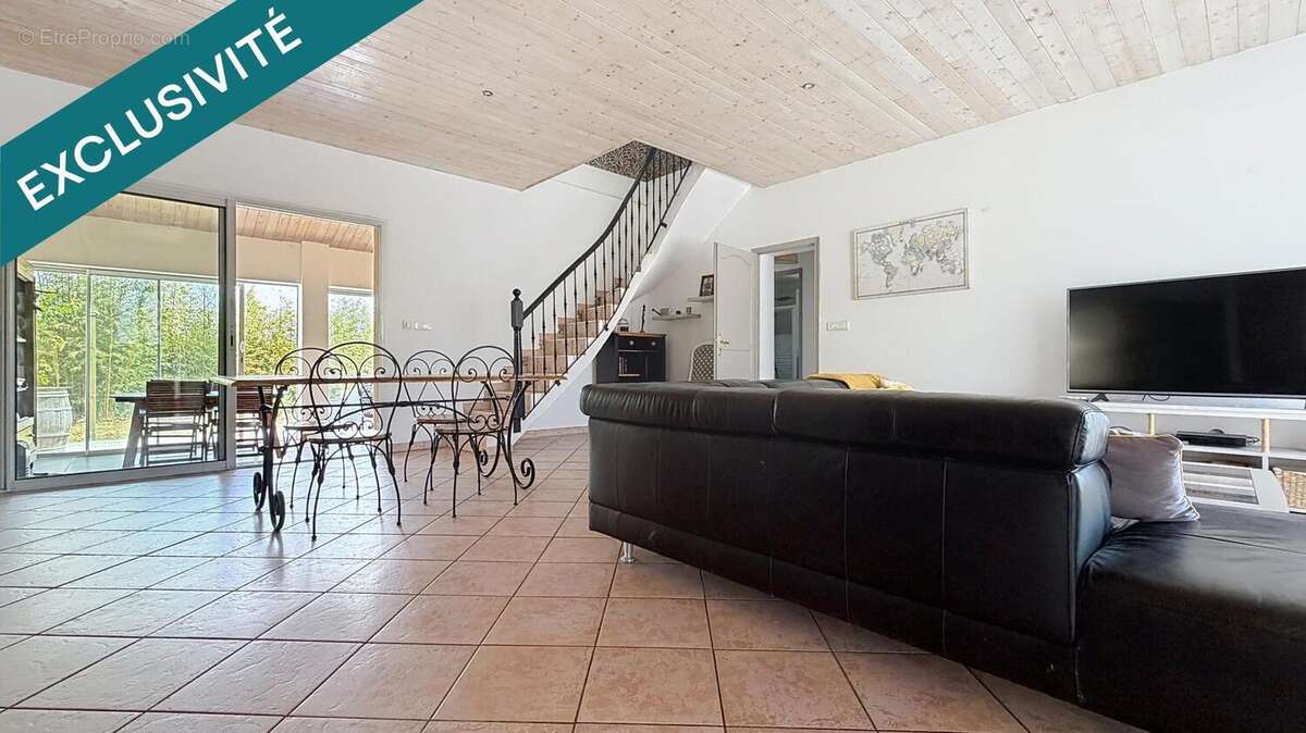 Maison 136 m² à Ambares-Et-Lagrave  - photo 3