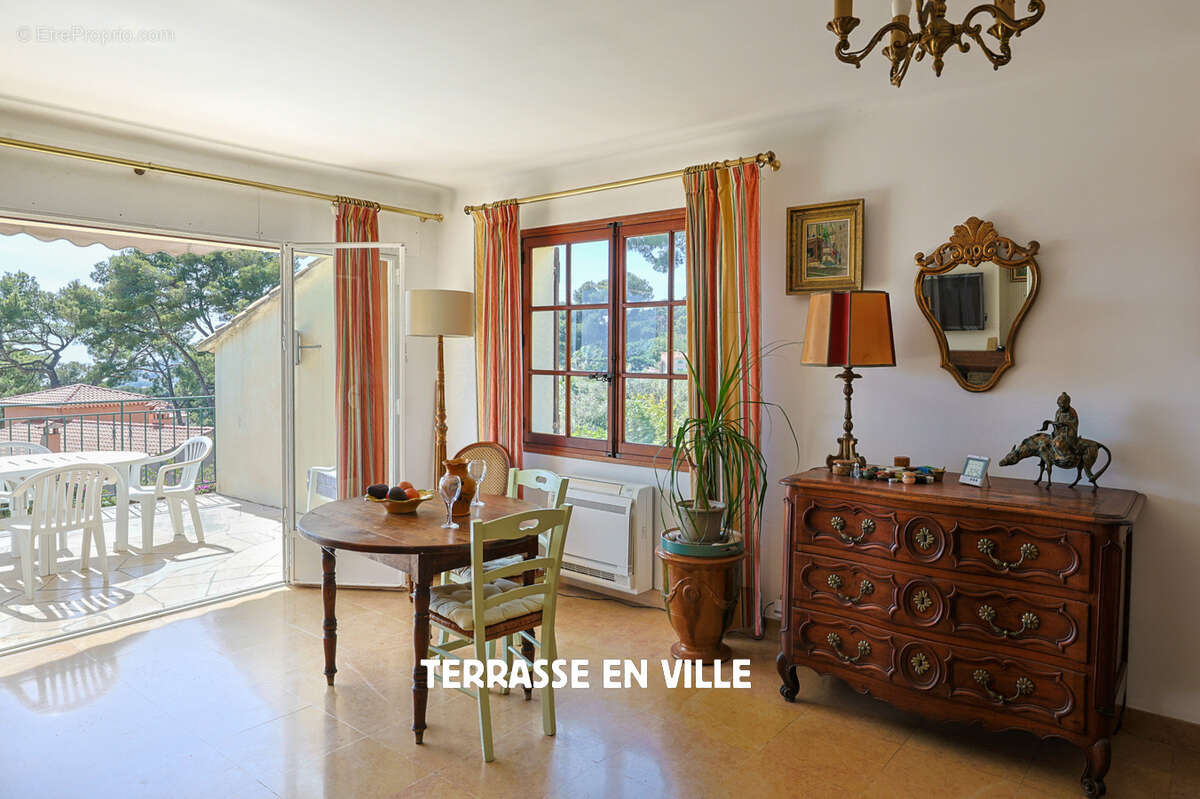 Maison à CARQUEIRANNE