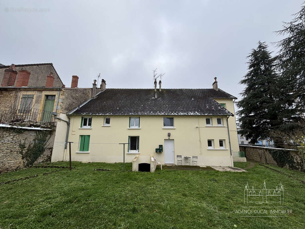 Appartement à FOURCHAMBAULT