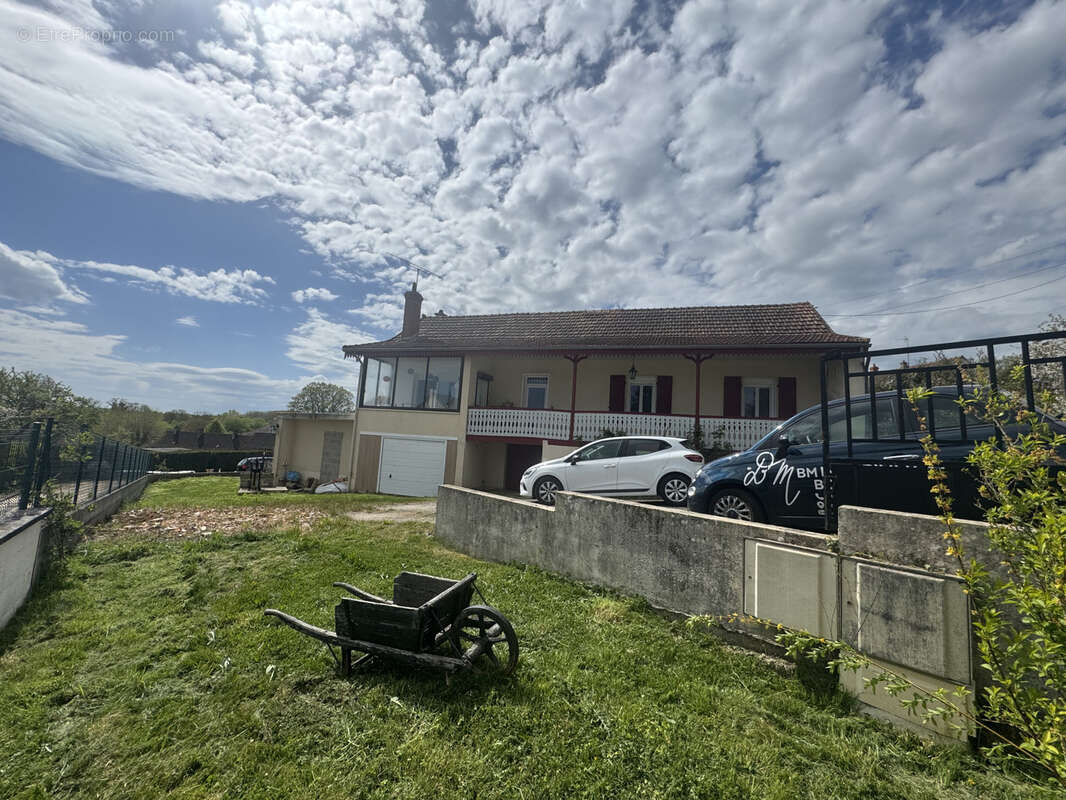 Maison à BRANGES