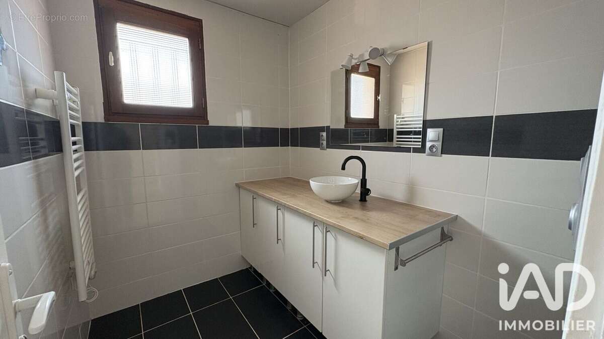 Maison 102 m² à Saint-Christophe-Du-Ligneron  - photo 5