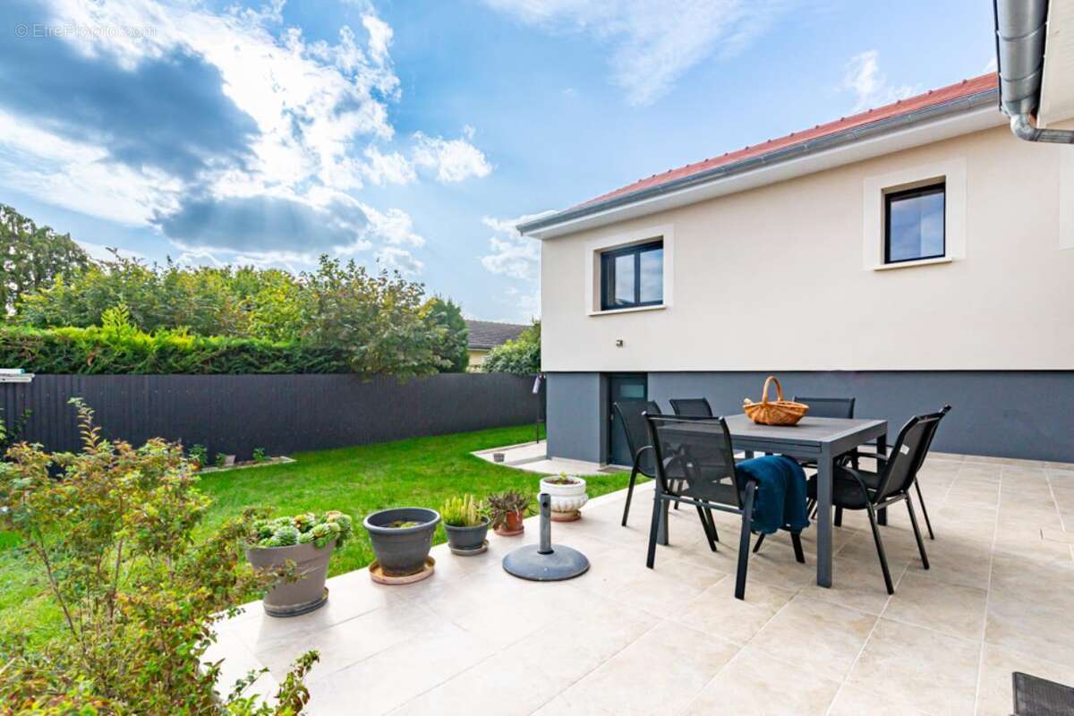 Maison à VAROIS-ET-CHAIGNOT