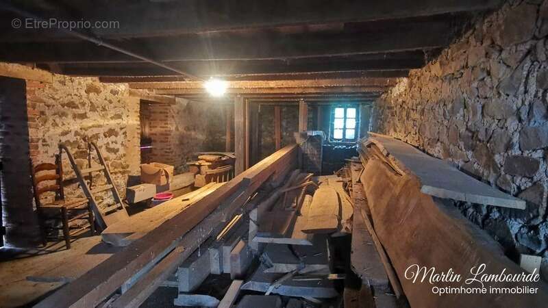 Maison à SAINT-LEONARD-DE-NOBLAT