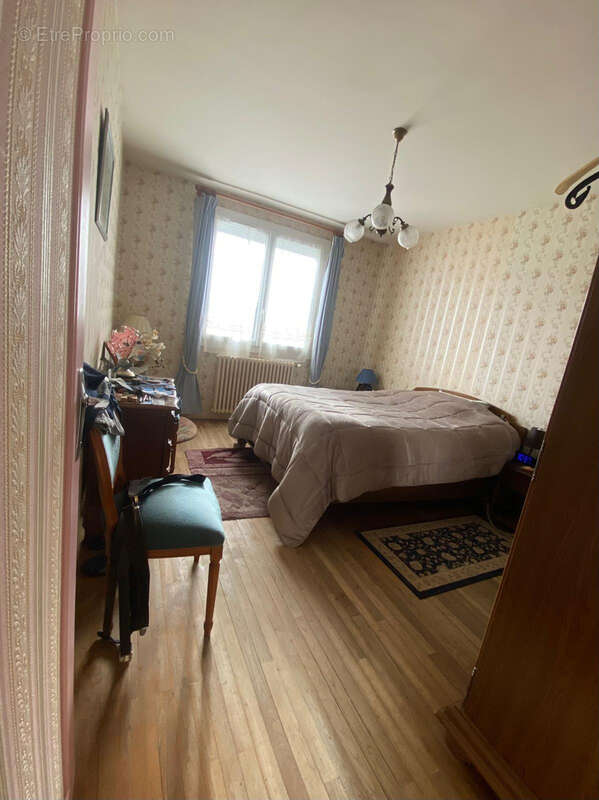 Maison à DUN-LE-PALESTEL