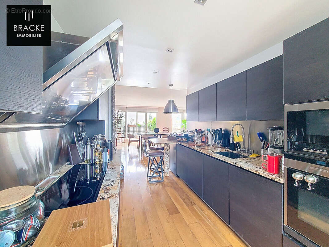 Appartement à COURBEVOIE