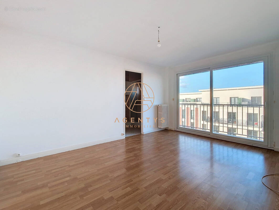 Appartement à SAINT-MAUR-DES-FOSSES