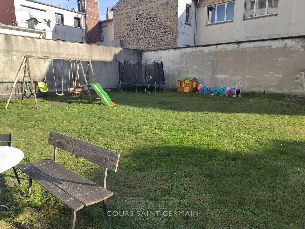 Appartement à PARIS-18E