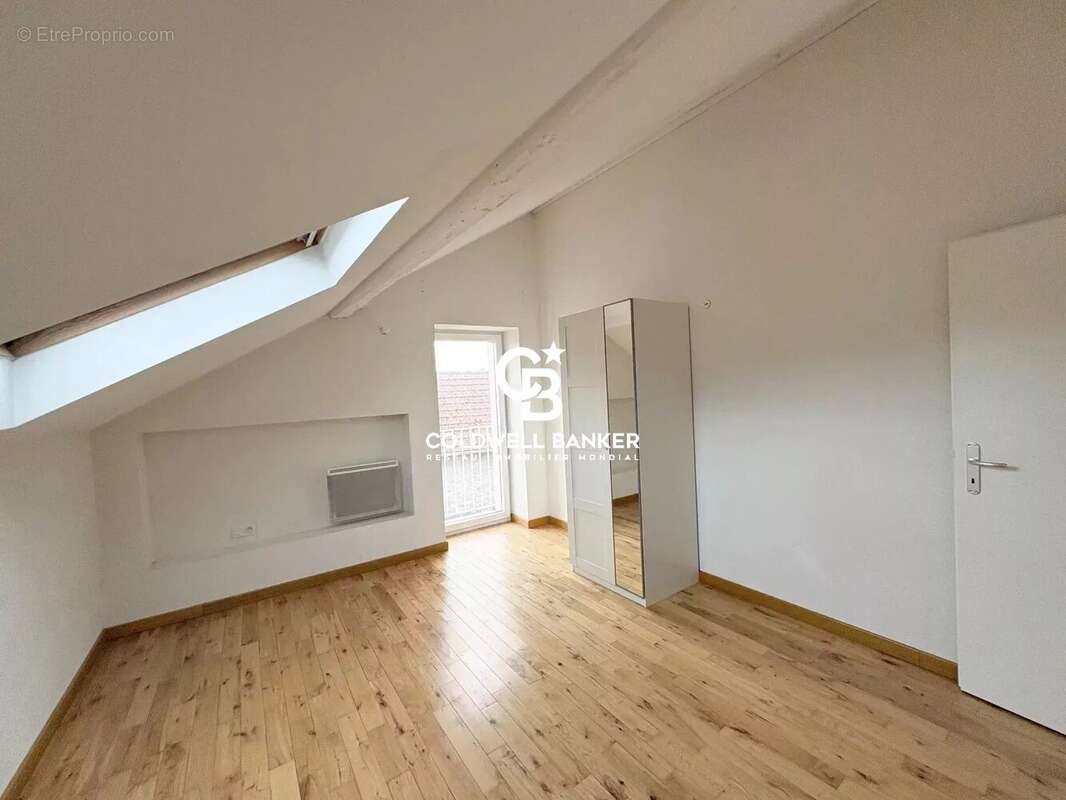 Appartement à CRANVES-SALES