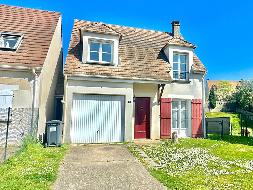 Maison à LINAS