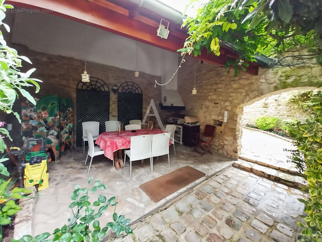 Maison à MEZY-SUR-SEINE