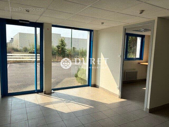Commerce 480 m² à Le Girouard  - photo 3
