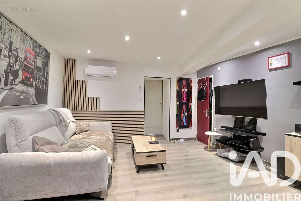 Photo 5 - Appartement à SEILLONS-SOURCE-D'ARGENS