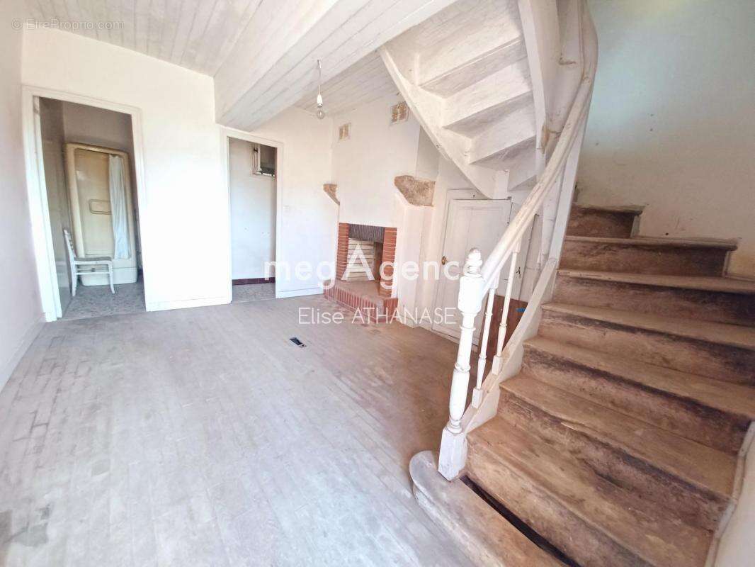 Maison à SAINT-CHRISTOPHE-DES-BOIS