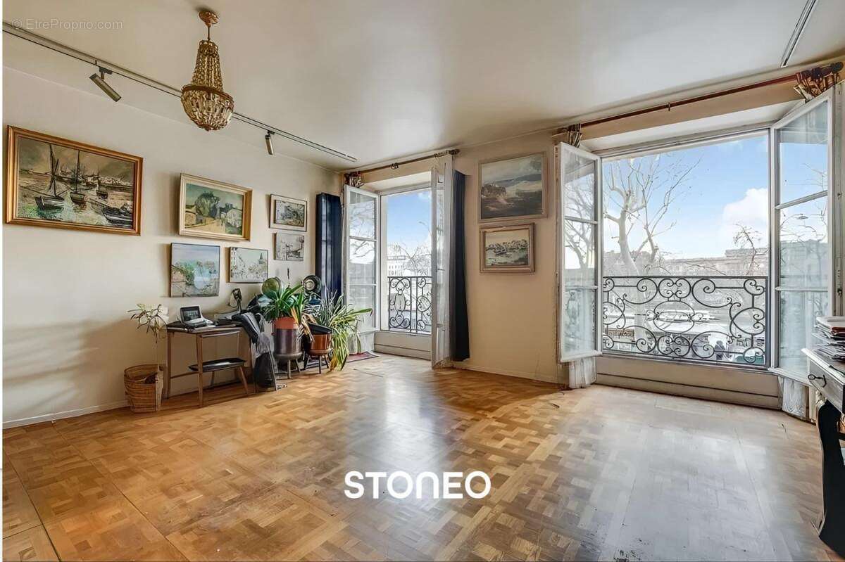Appartement à PARIS-1E