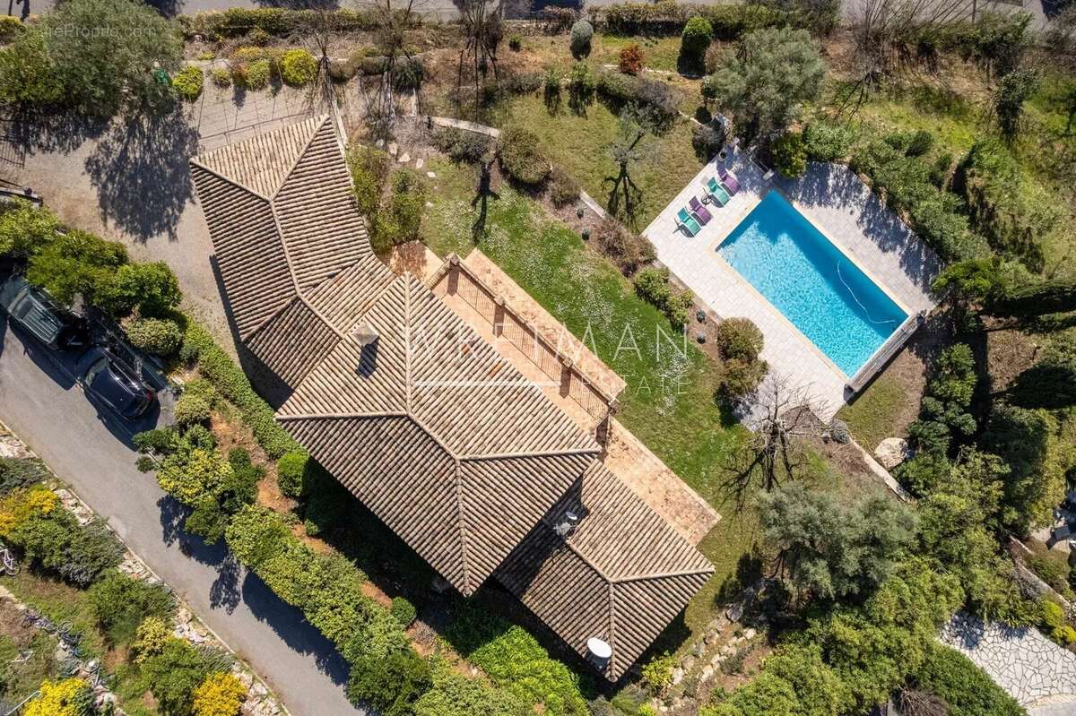 Maison à TOURRETTES-SUR-LOUP