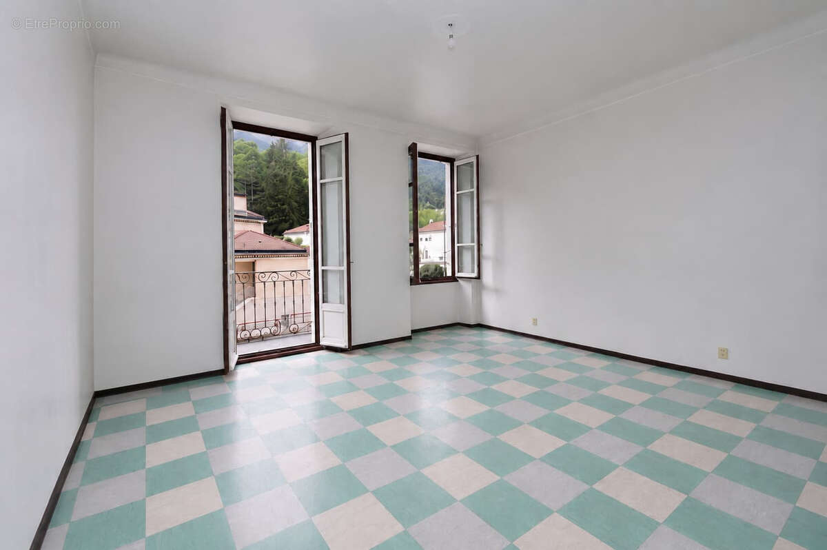 Appartement à TENDE