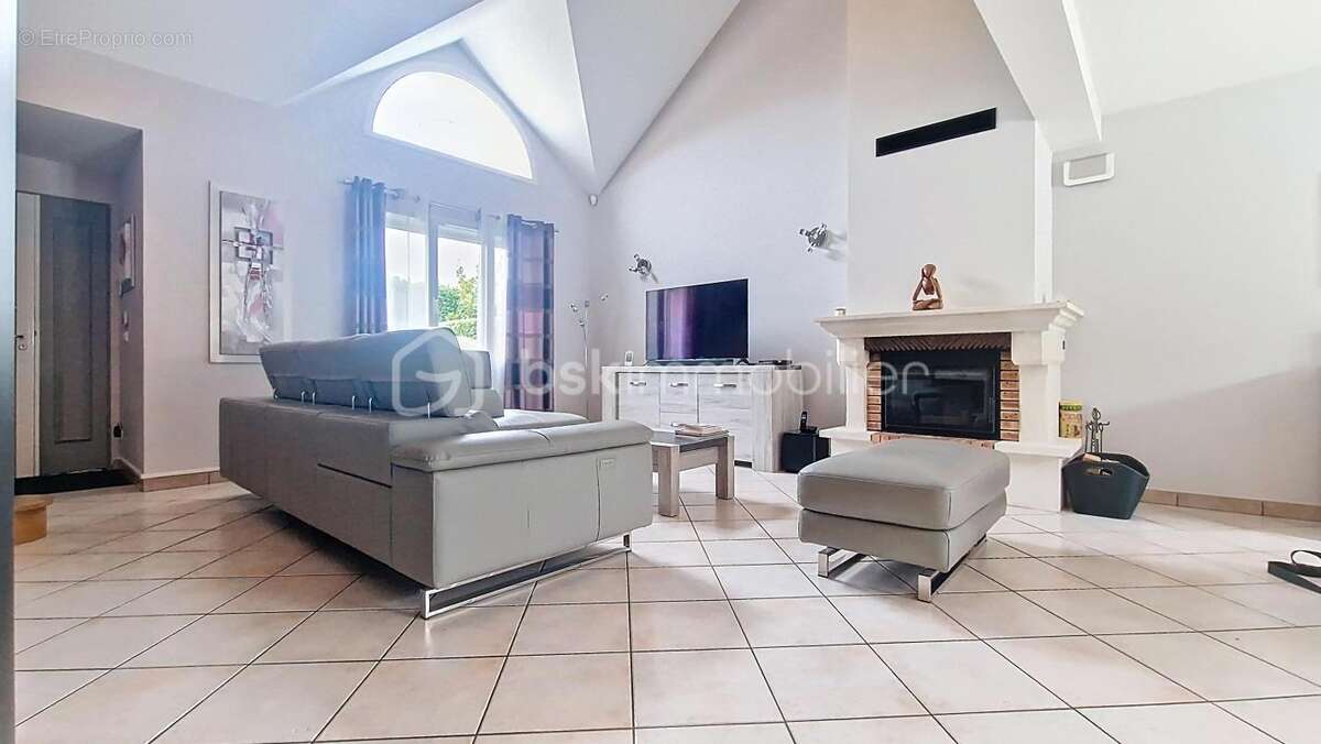 Maison à CLAYE-SOUILLY