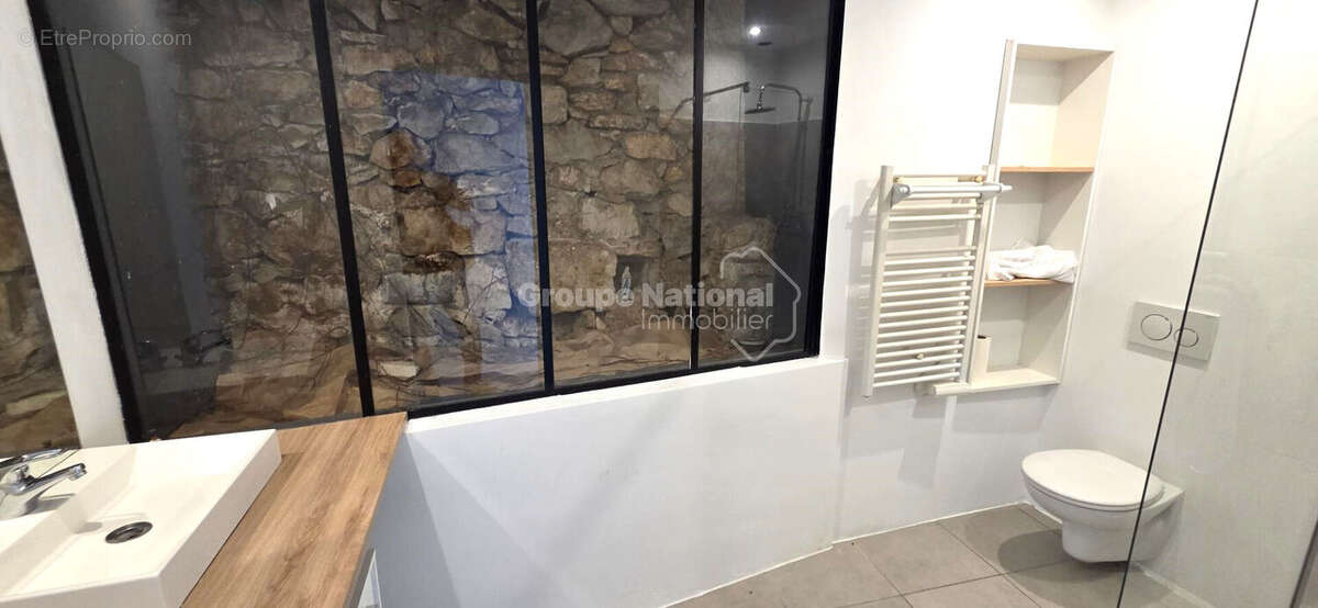 QUARTIER VERDURON HAUT! Maison atypique de 120 m² de type 5 sur parcelle de terrain de 200 m² avec vue mer! - photo 7