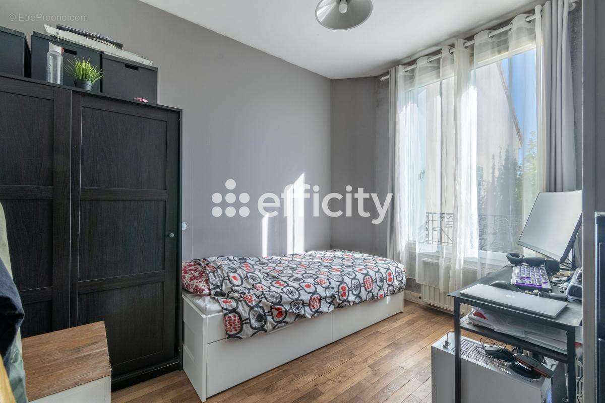 Maison à VILLENEUVE-LE-ROI