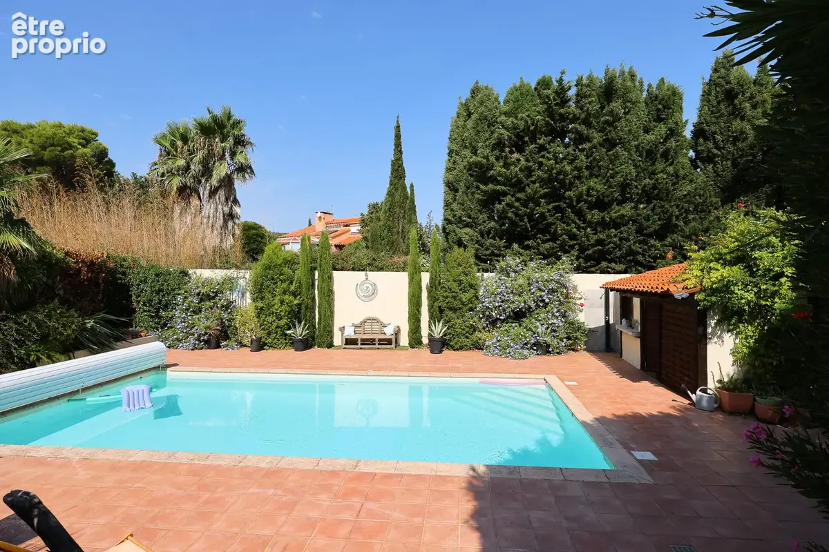 Villa d'exception de 146 m2 avec piscine, sous-sol de 105 m2 et terrain de 1780 m2 sans vis-a-vis - photo 14