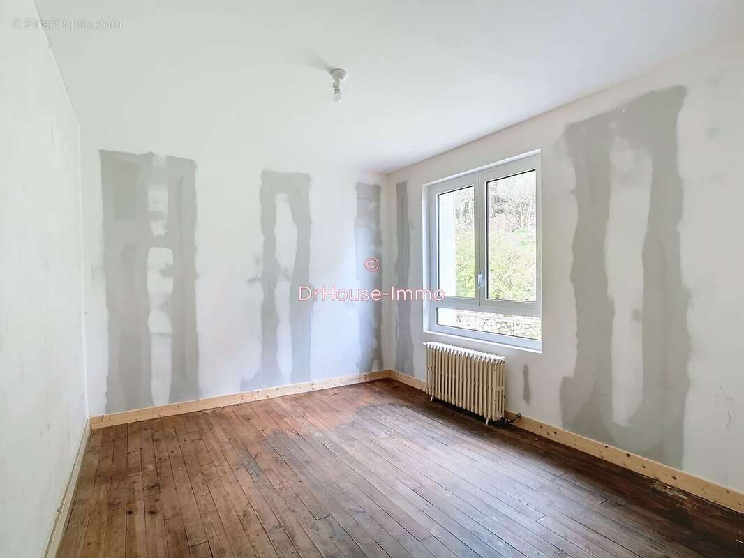 Maison à SAVIGNAC-LES-EGLISES