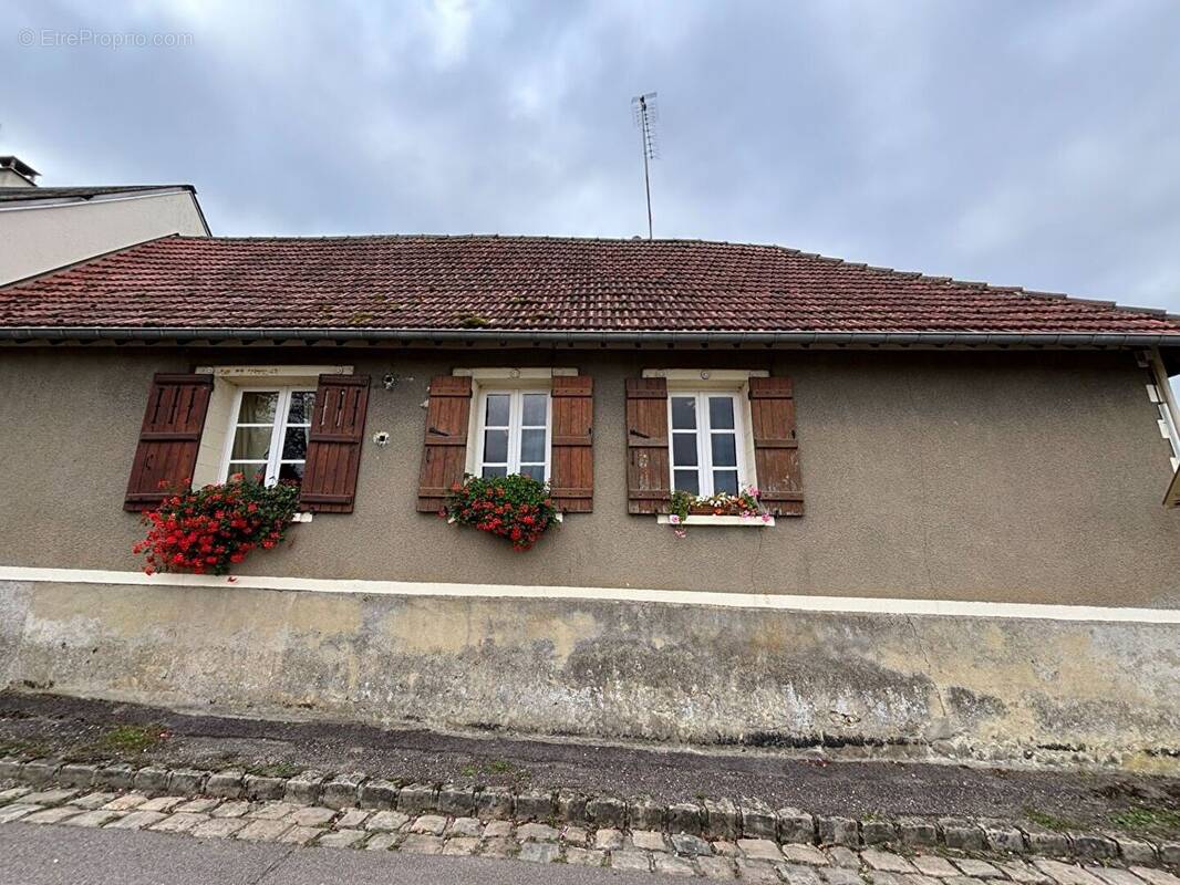 Maison à CHAUVINCOURT-PROVEMONT