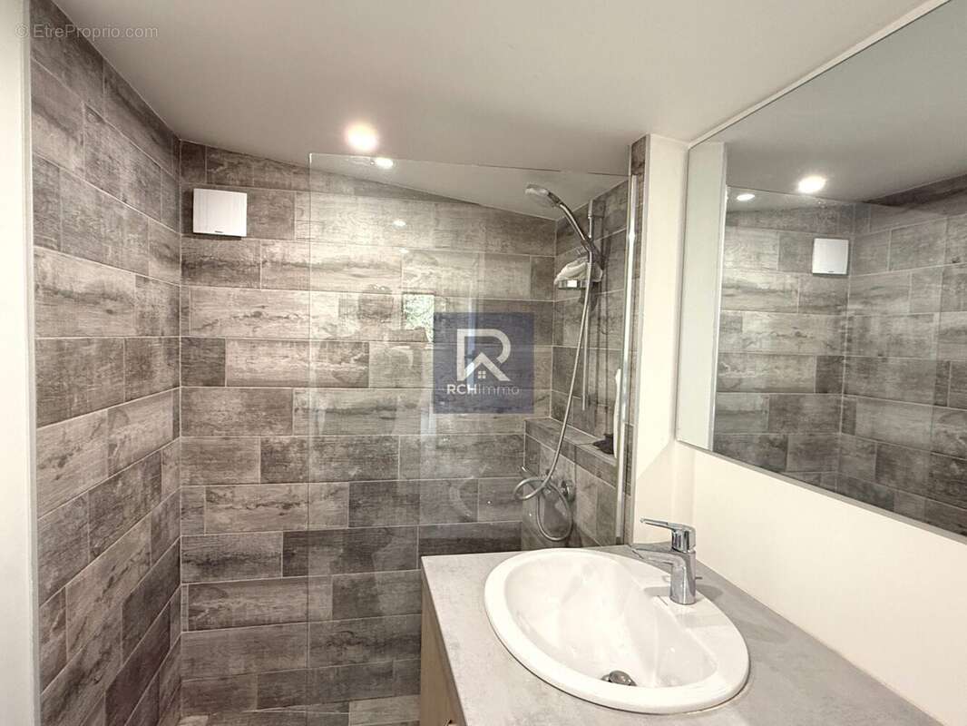 Maison à SAINT-QUENTIN-FALLAVIER