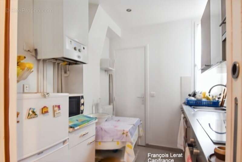 Appartement à vendre 2 pièces avec cave PARIS 17EME ARRONDISSEMENT (75) - rue Guy Môquet - 34 m2 Loi Carrez - 315 000 € honorair - photo 5