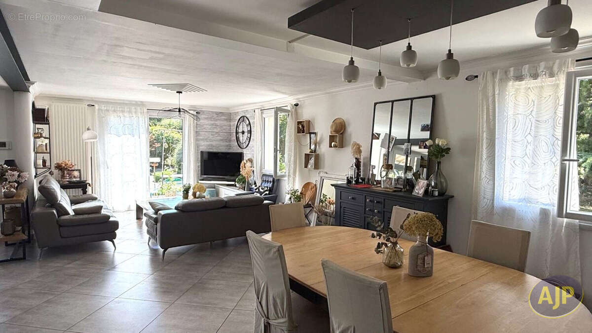 Maison Soulaines Sur Aubance 6 pièce(s) 216 m2 - photo 5