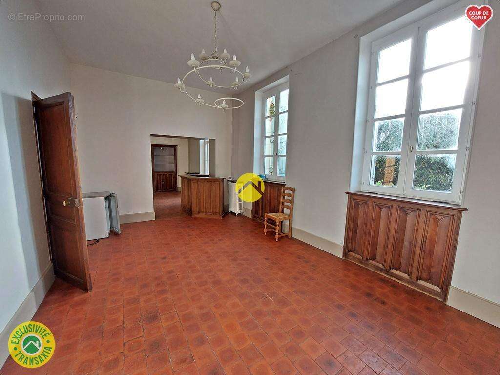 Maison à MOULINS-EN-TONNERROIS