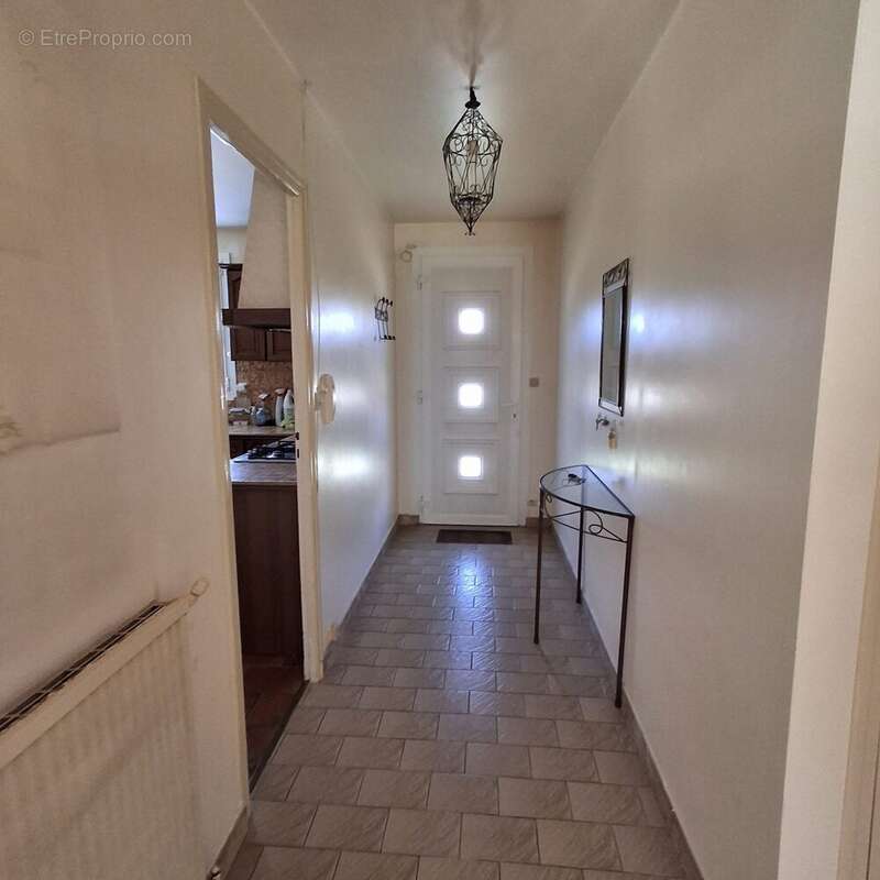 Maison 115 m² à Puymoyen  - photo 8