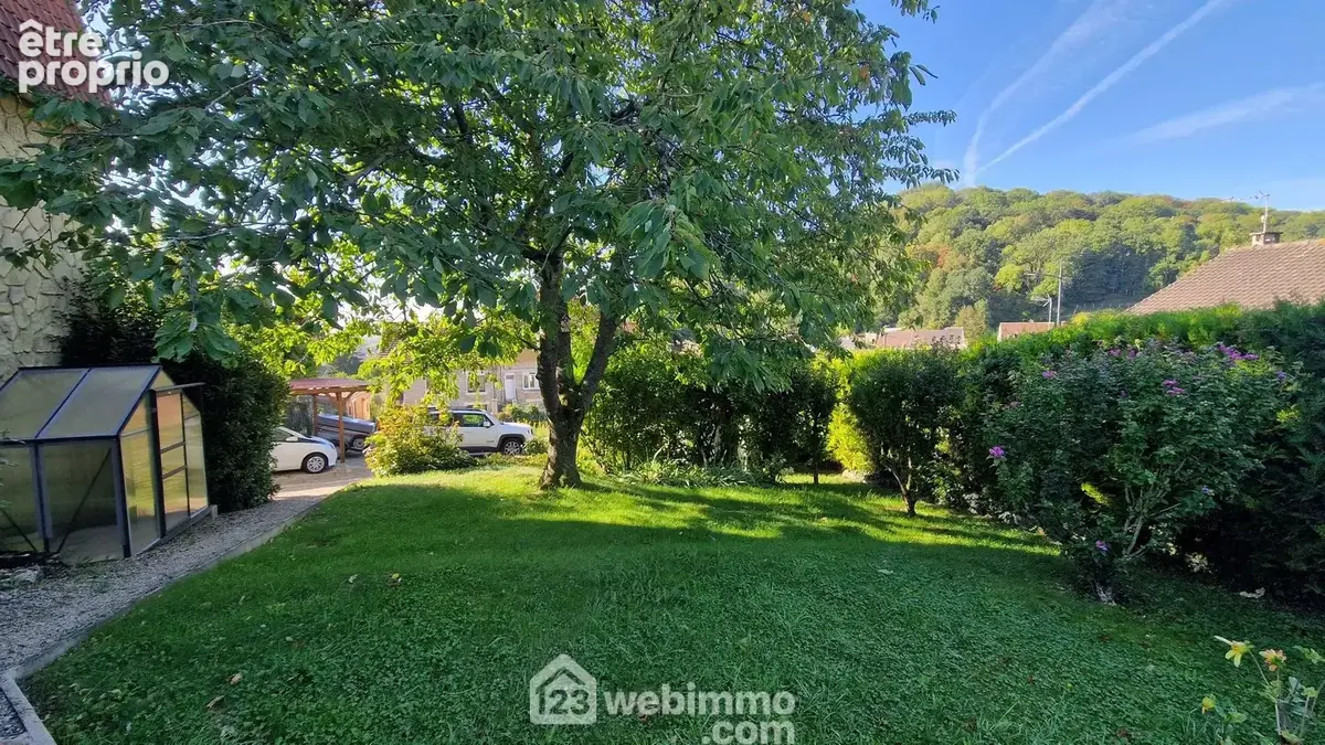 Erigée sur une parcelle de 464 m²