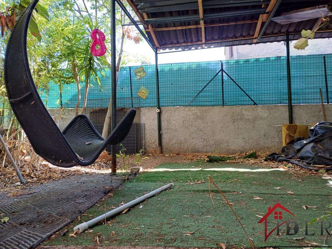 T2 lumineux en haut de villa avec jardin privatif   Toulon F - photo 3
