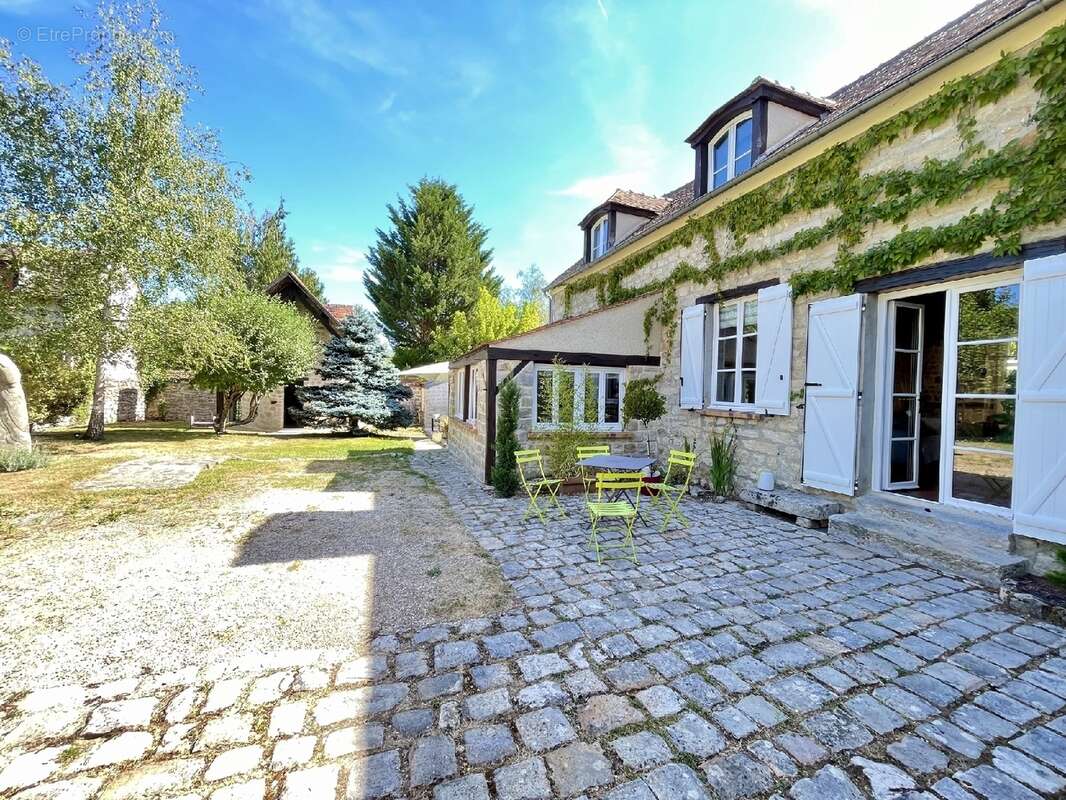 Maison 132 m² à Noisy-Sur-Ecole  - photo 17