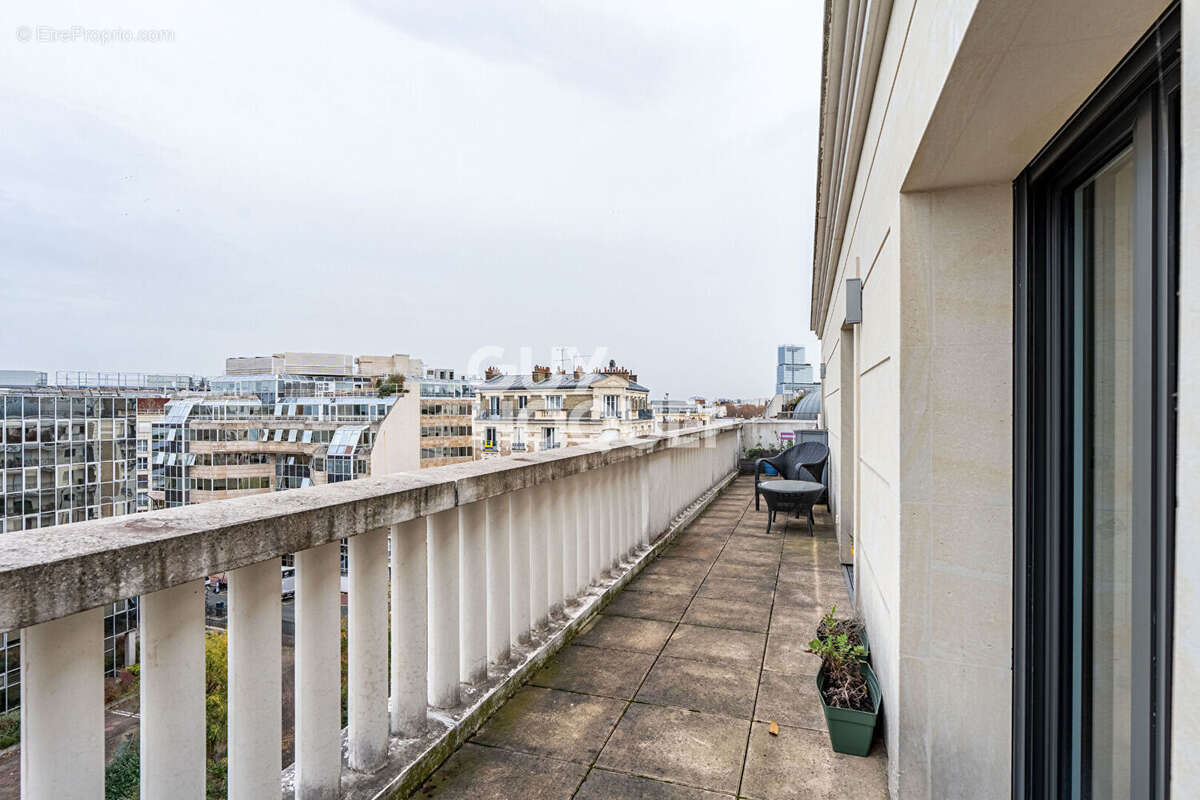 Appartement à LEVALLOIS-PERRET