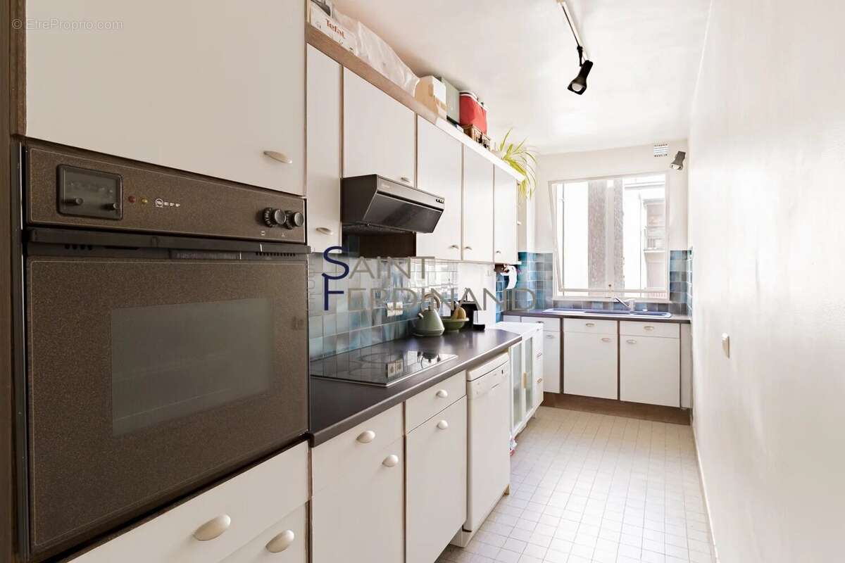 Appartement à PARIS-17E