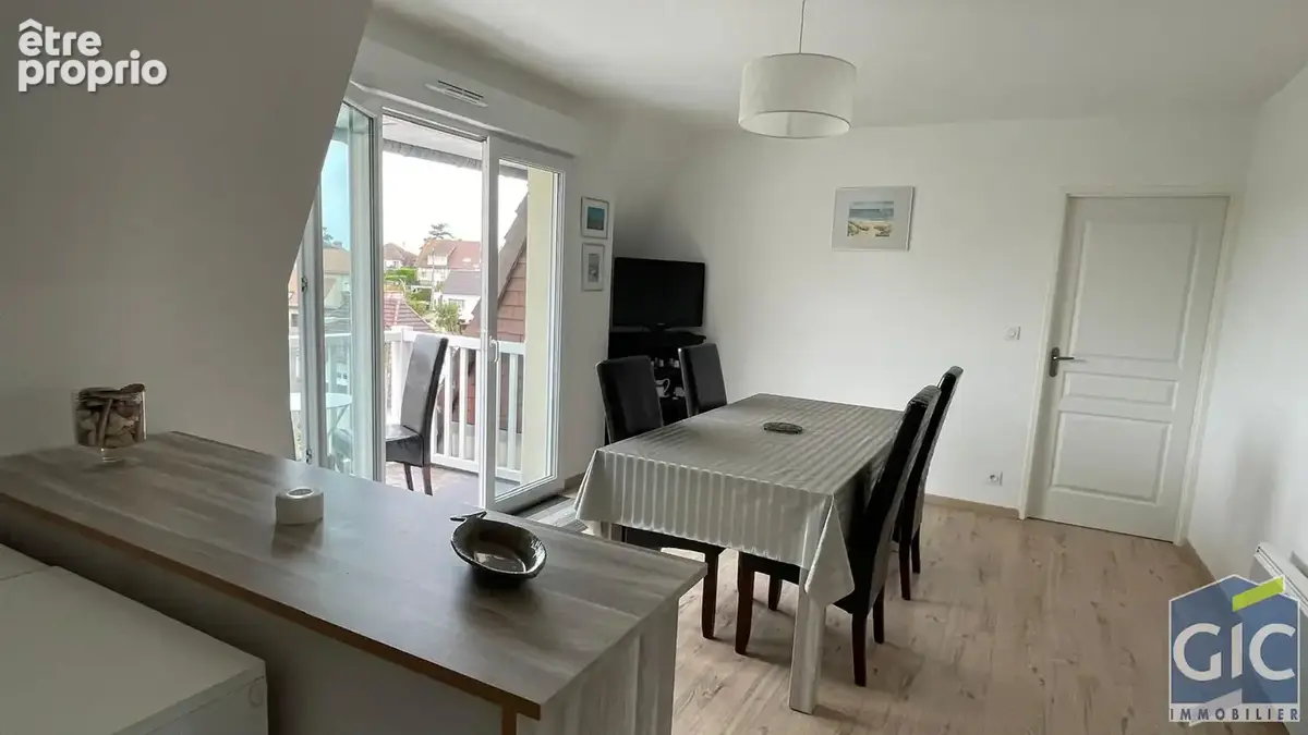 Photo Appartement à Merville-Franceville-Plage au prix de 321 750€