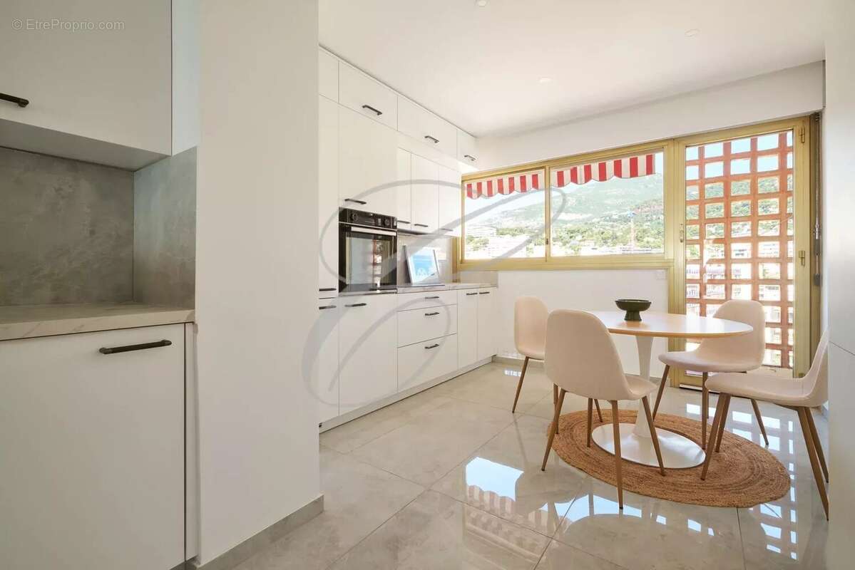 Appartement à ROQUEBRUNE-CAP-MARTIN