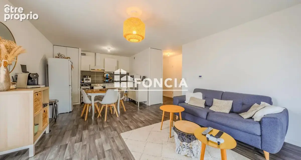 Appartement T2 avec parking privé en s/sol - photo 1