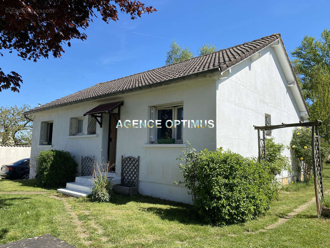 PAVILLON traditionnel avec GRAND GARAGE sur terrain arboré - VILLEBLEVIN (hors lotissement) - photo 11