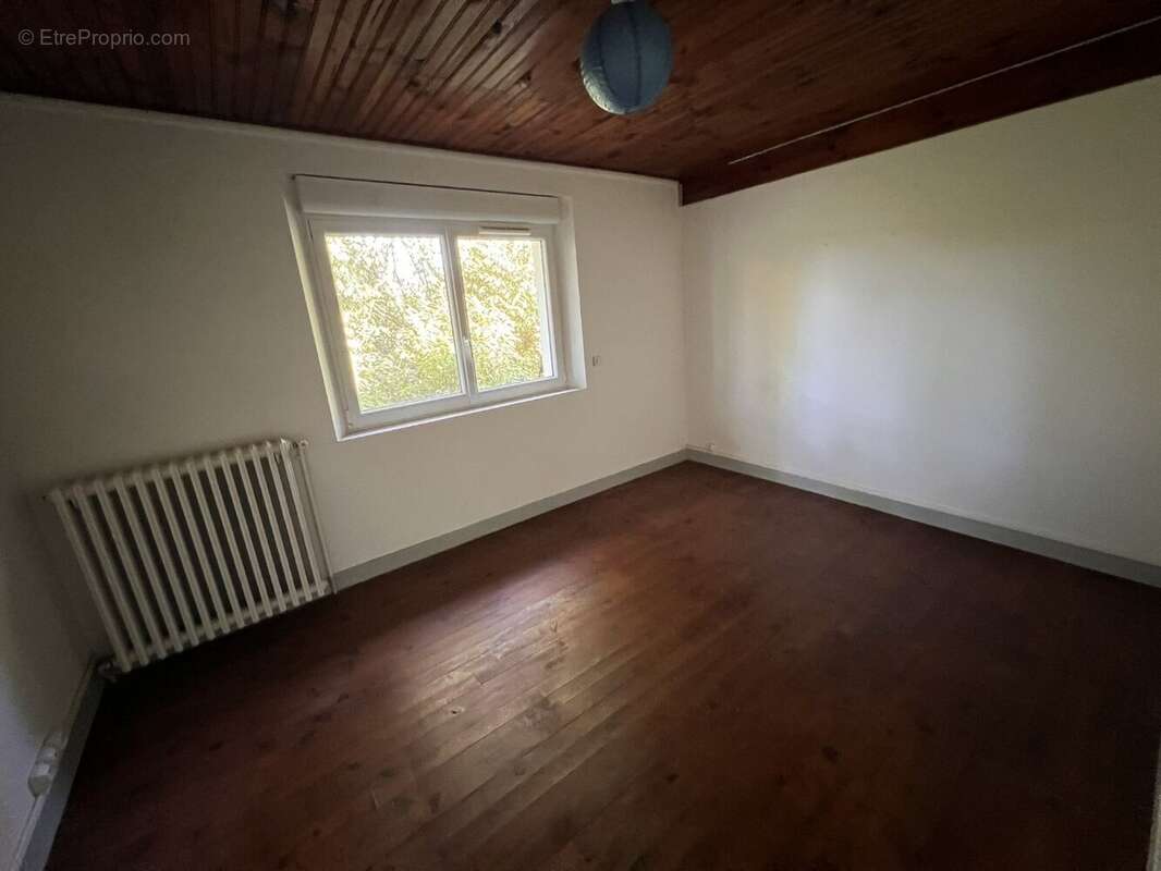 Maison à SAINT-CHERON