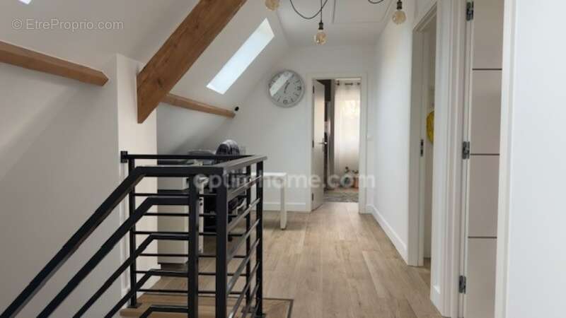 Maison familiale rénovée avec prestations haut de gamme – DPE A – Piscine chauffée– Environnement privilégié  - photo 11
