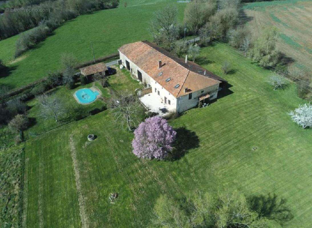 Maison à CHAMPAGNE-MOUTON