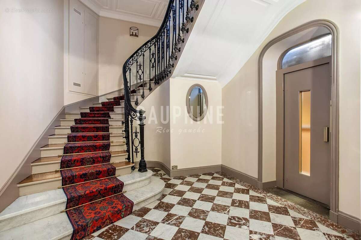 Appartement à PARIS-7E