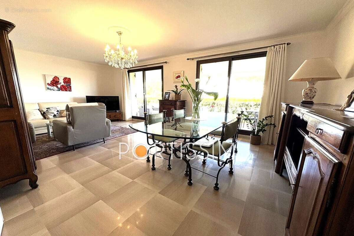 Appartement à VILLENEUVE-LOUBET