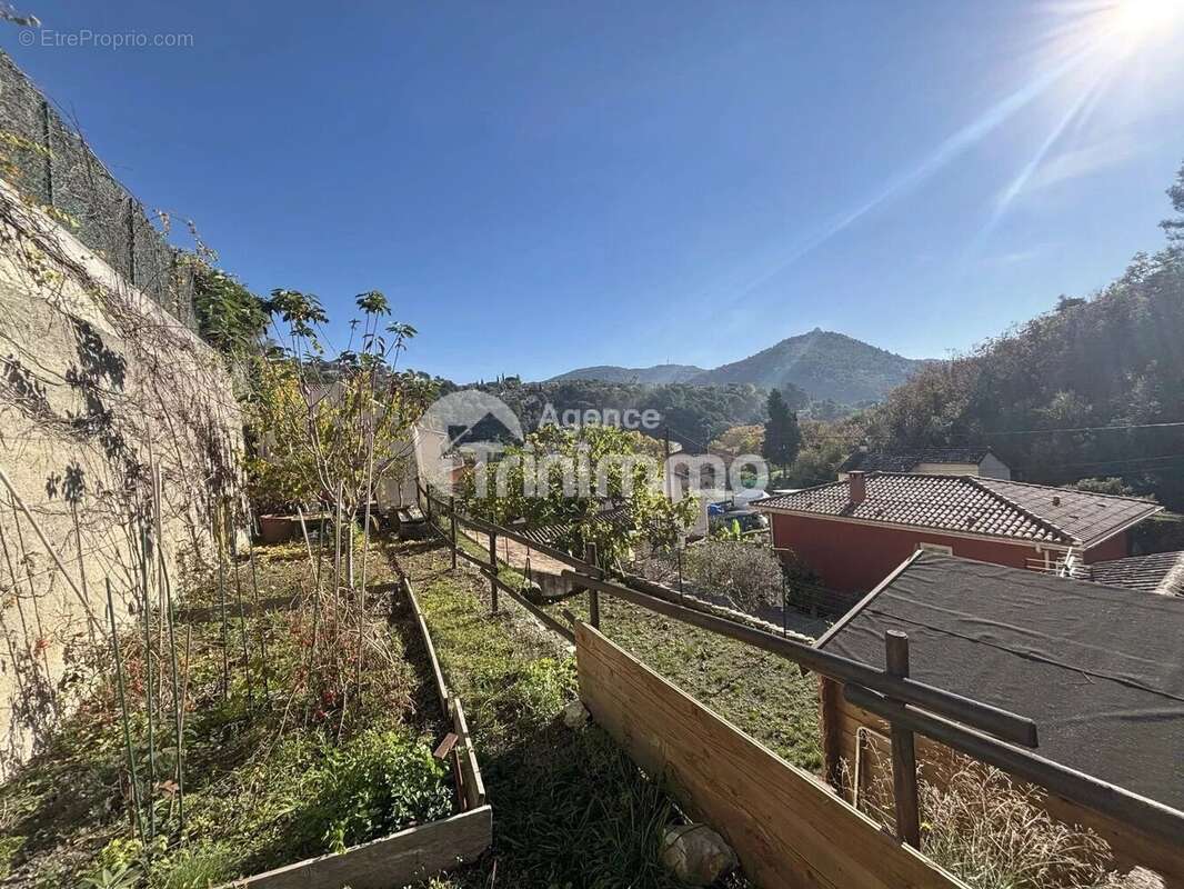 Maison à SAINT-ANDRE-DE-LA-ROCHE