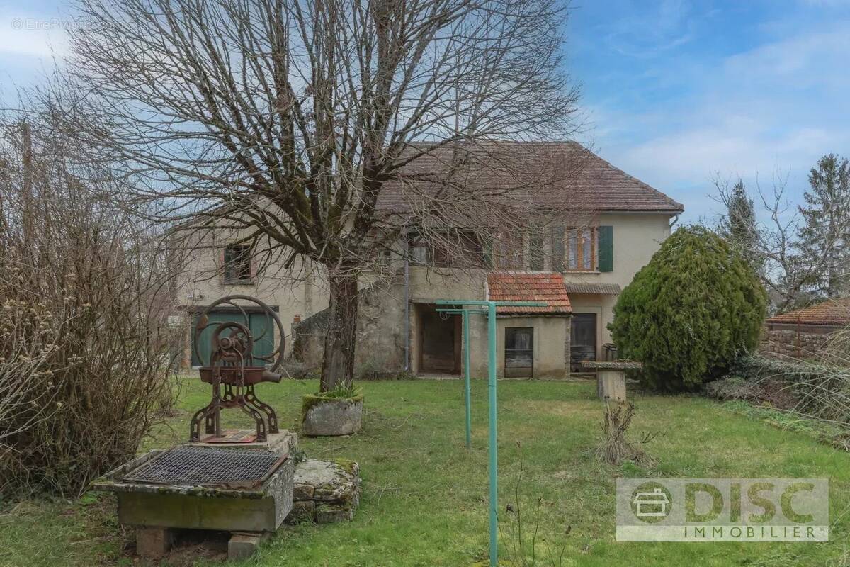 Maison à PUYLAGARDE