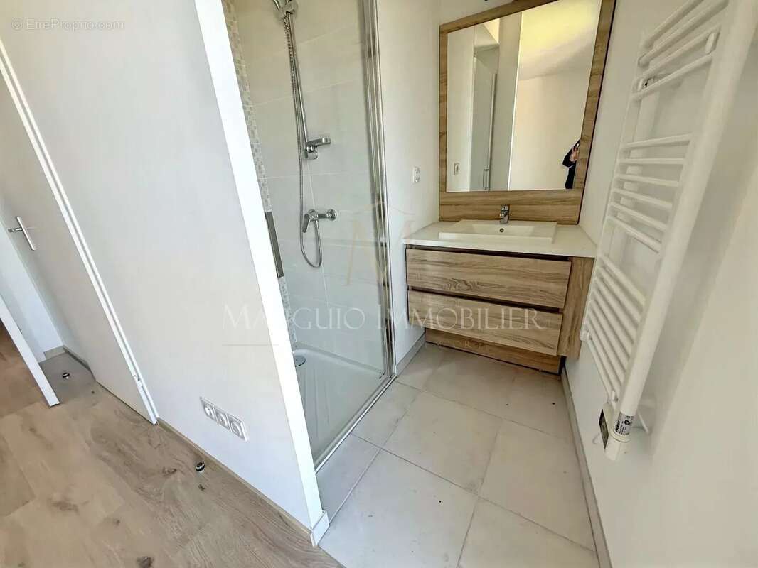 Appartement à MAUGUIO
